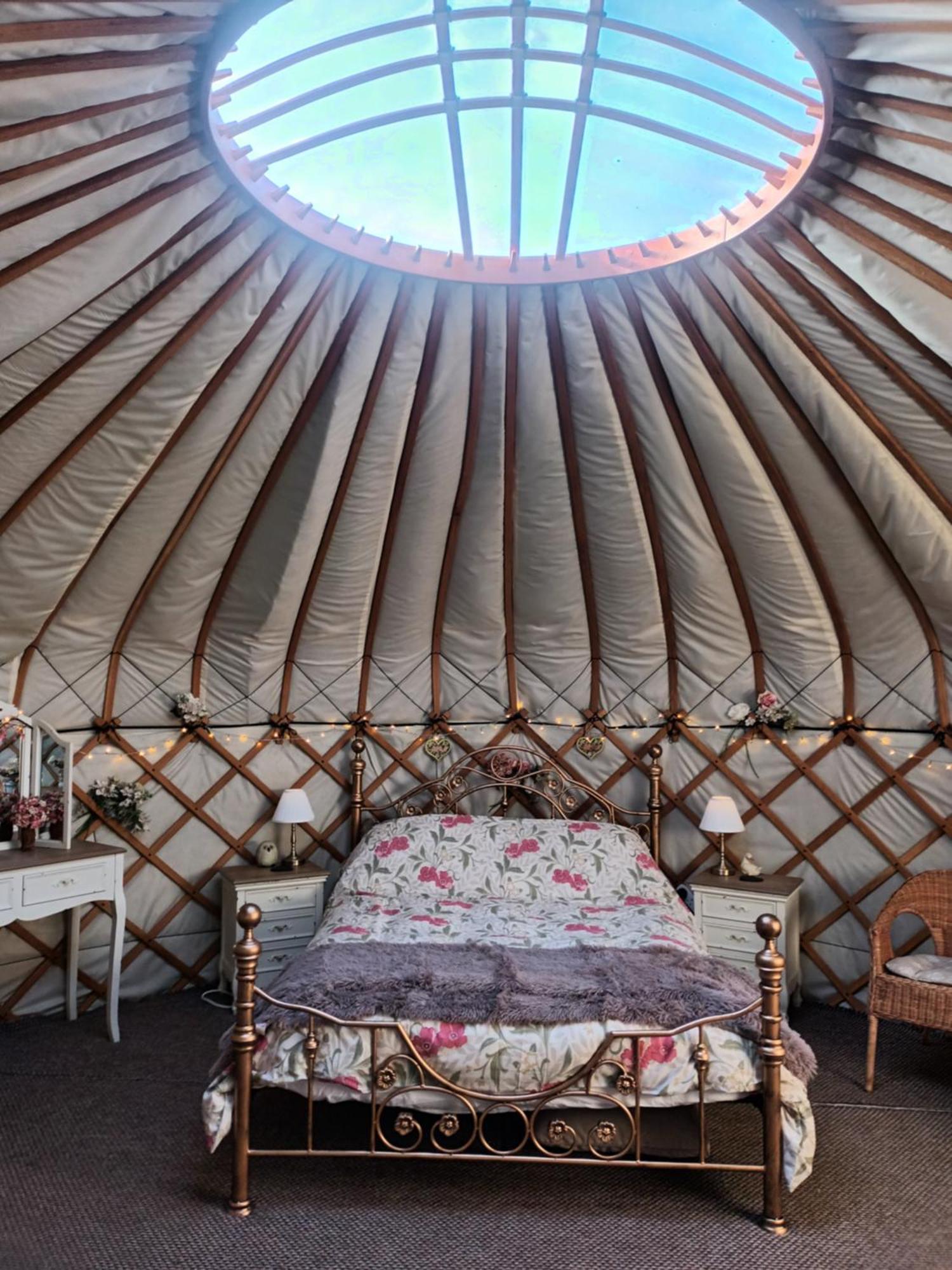 Gingerbread Cottage Yurts Dereham Exterior foto