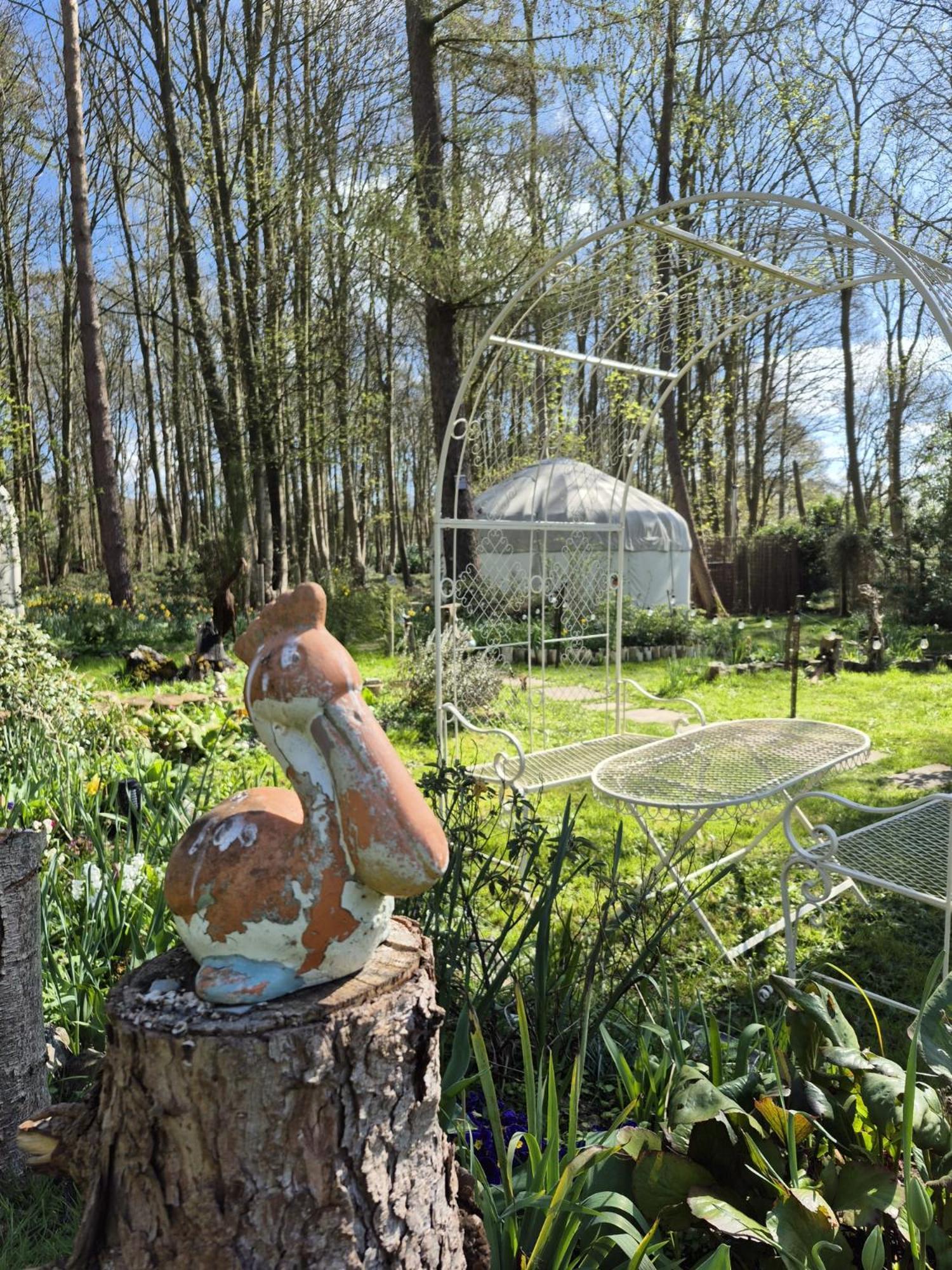 Gingerbread Cottage Yurts Dereham Exterior foto