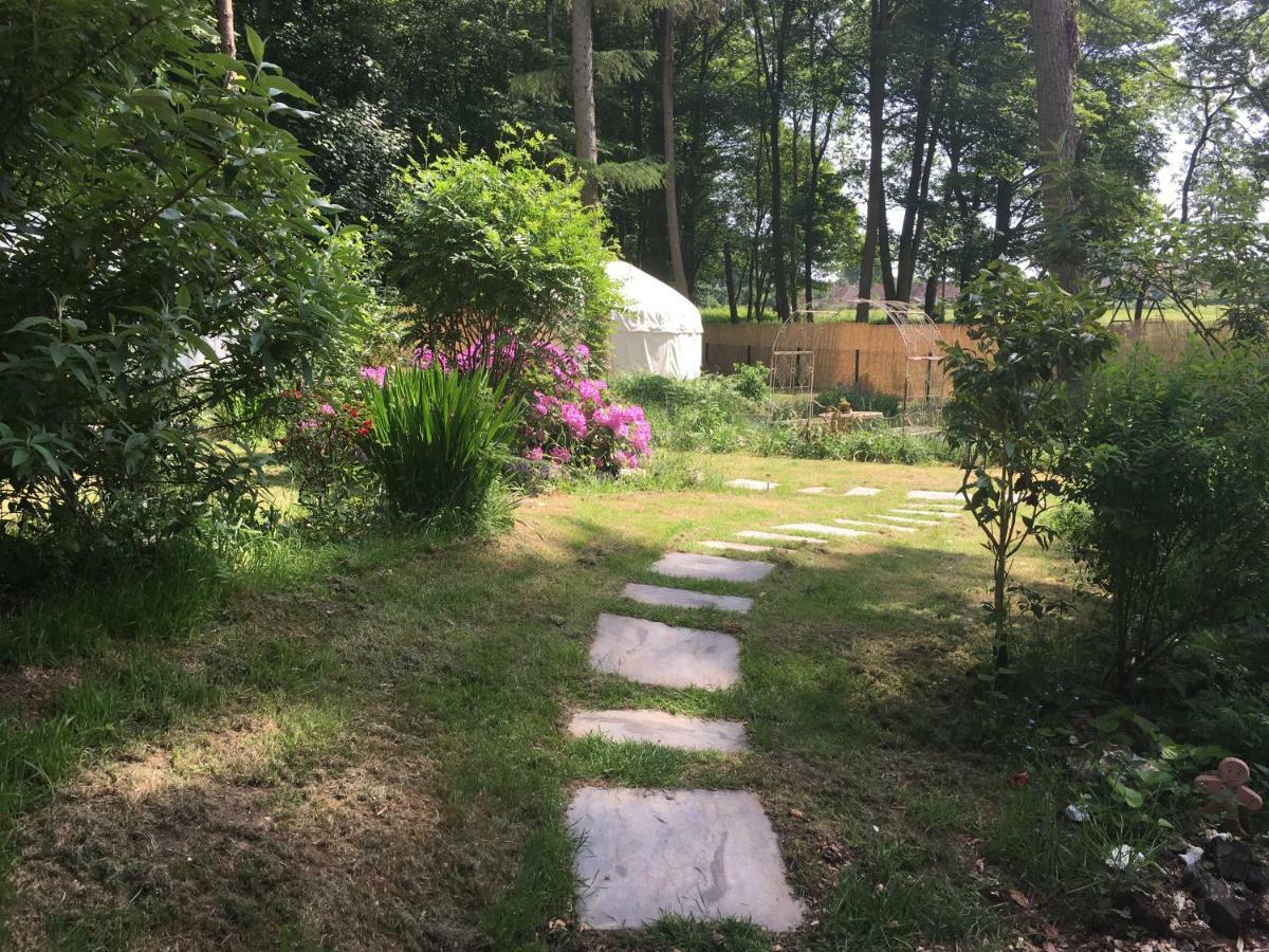 Gingerbread Cottage Yurts Dereham Exterior foto